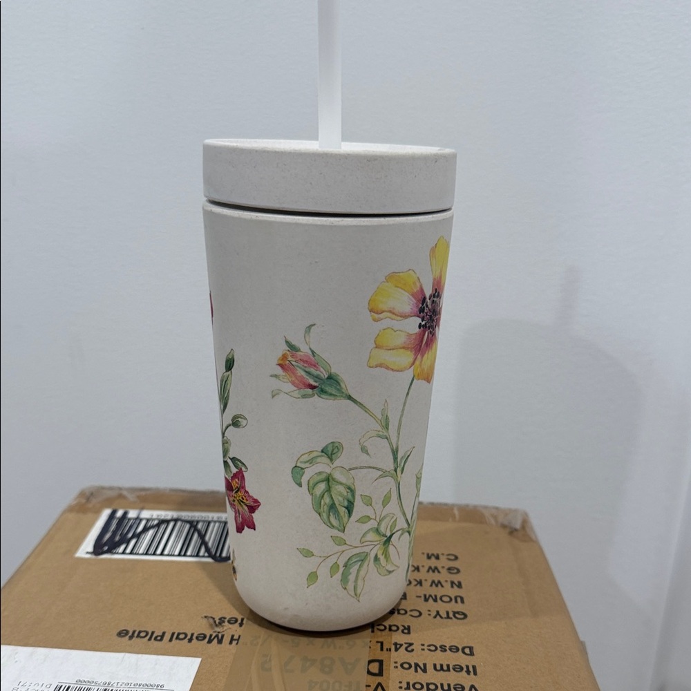 Lenox Tumbler with Straw no box new , some scratches